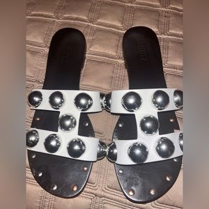 Large stud slides